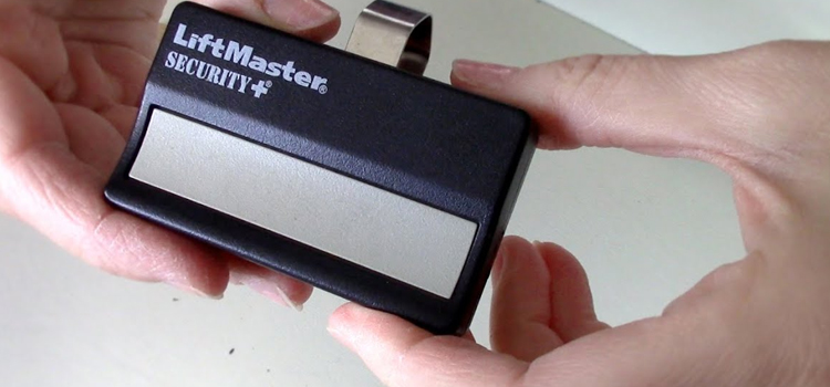 chamberlain garage door remote battery in Gordon Park